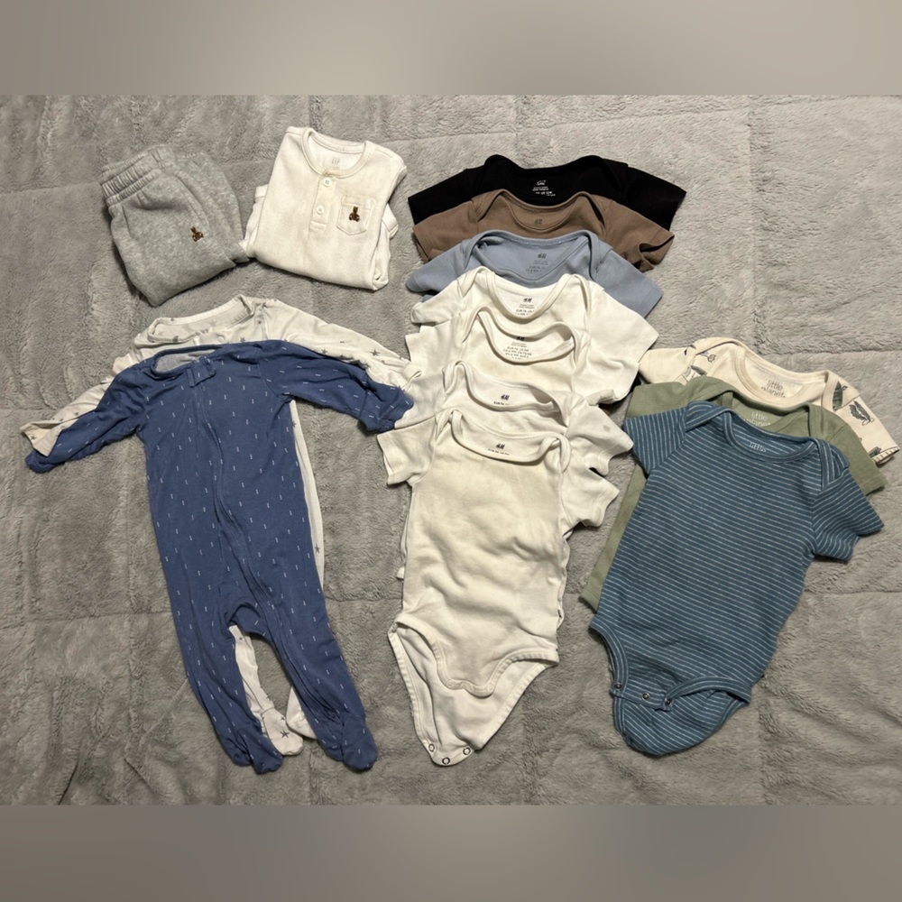 H&M GAP Carters Little Planet Baby Boy Bundle 9M (6-12M)
